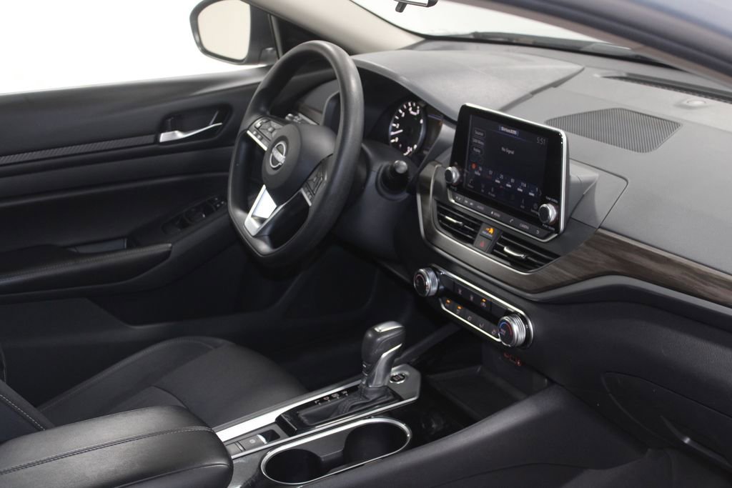 Used 2024 Nissan Altima 2.5 SV image 27