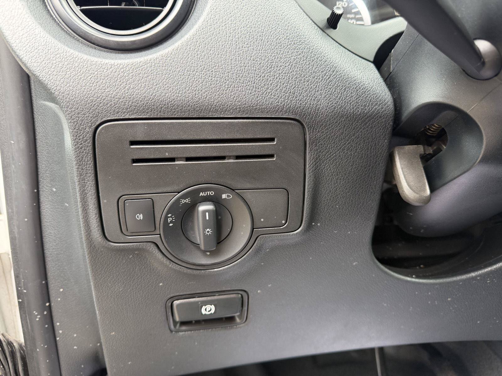 Used 2018 Mercedes-Benz Metris image 6