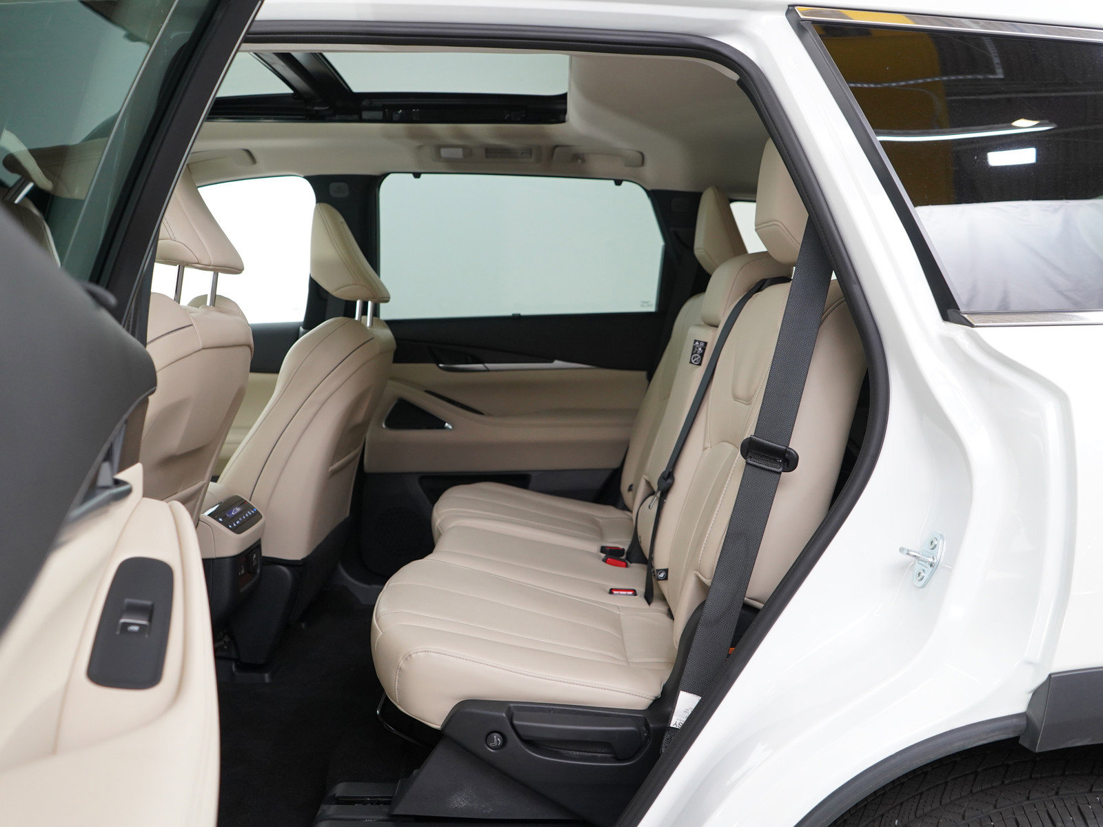 Used 2024 INFINITI QX60 Sensory image 19