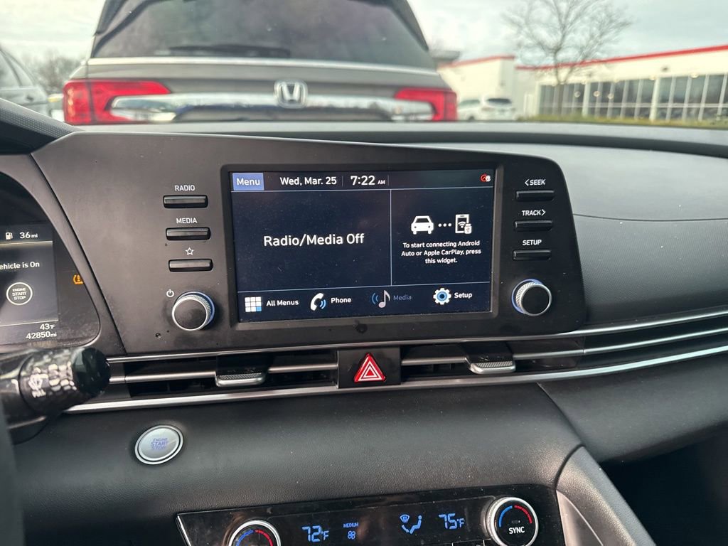 Used 2022 Hyundai Elantra SEL image 8