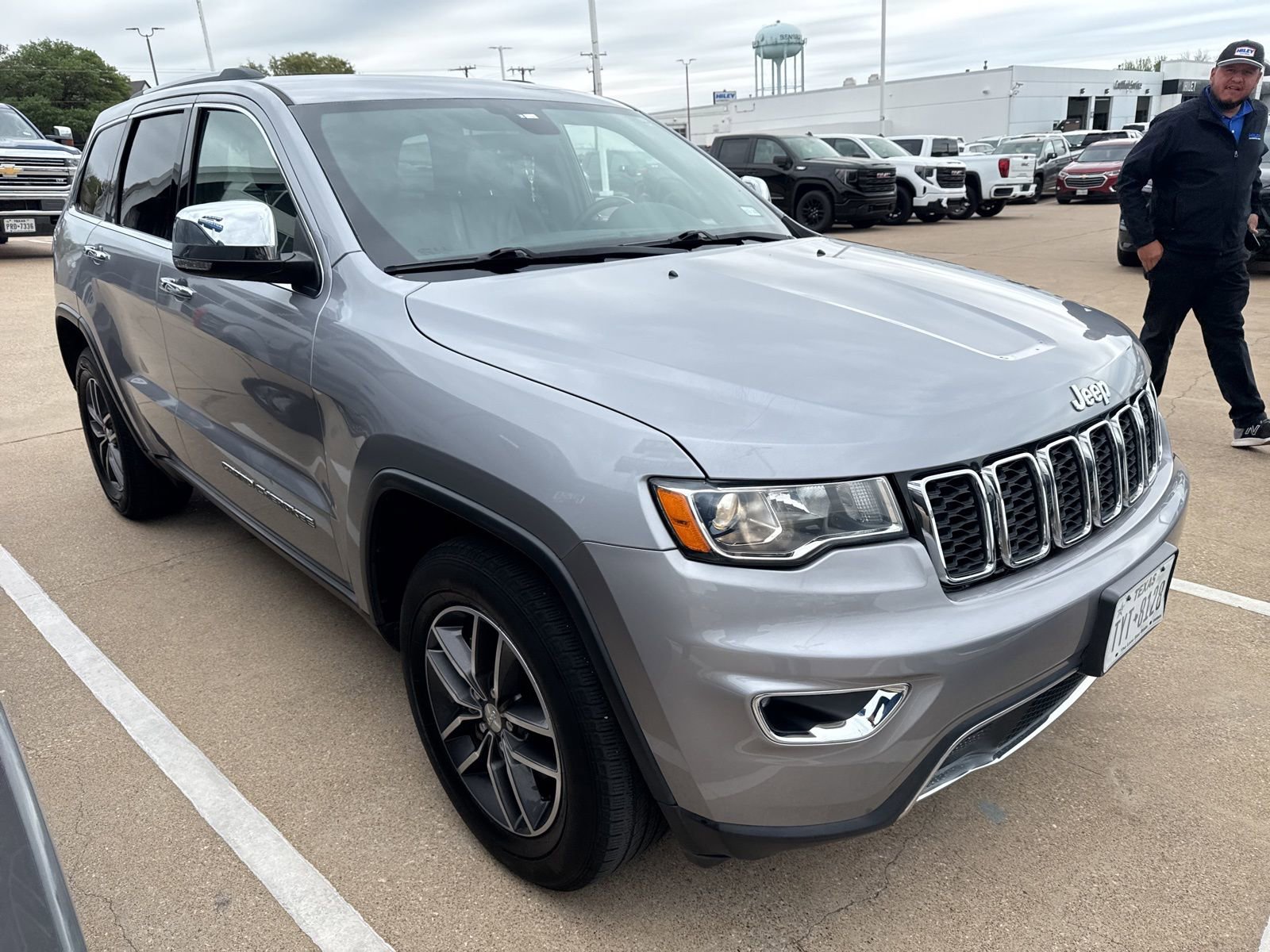 Used 2018 Jeep Grand Cherokee Limited image 3