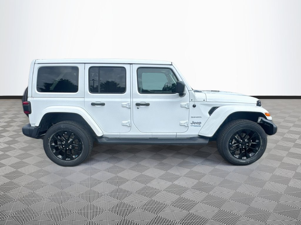 Certified 2022 Jeep Wrangler Unlimited Sahara w/ Cold Weather Group AWD/4WD image 5