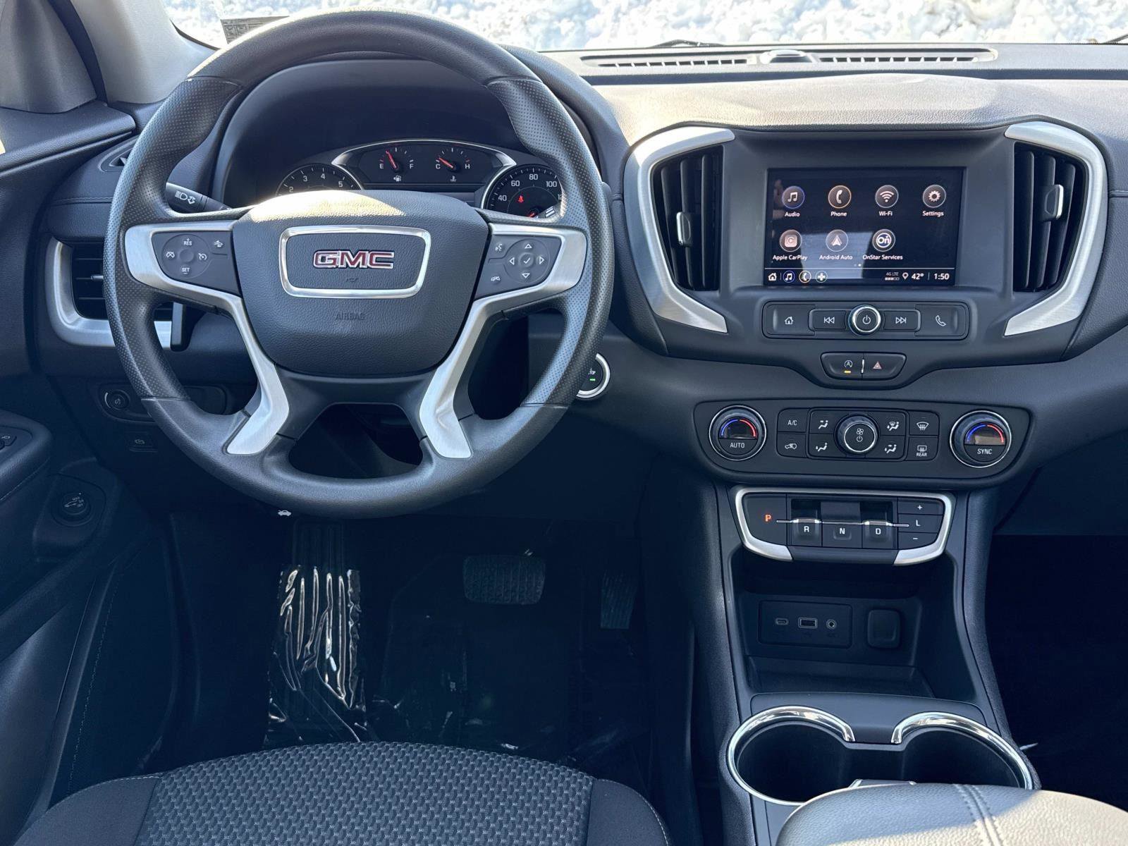 Used 2023 GMC Terrain SLE w/ Driver Convenience Package image 2