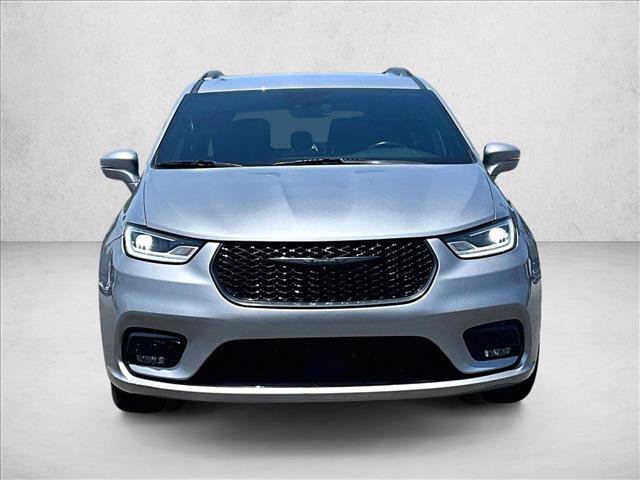 Used 2021 Chrysler Pacifica Touring-L w/ Premium & Safety Sphere Group FWD image 3