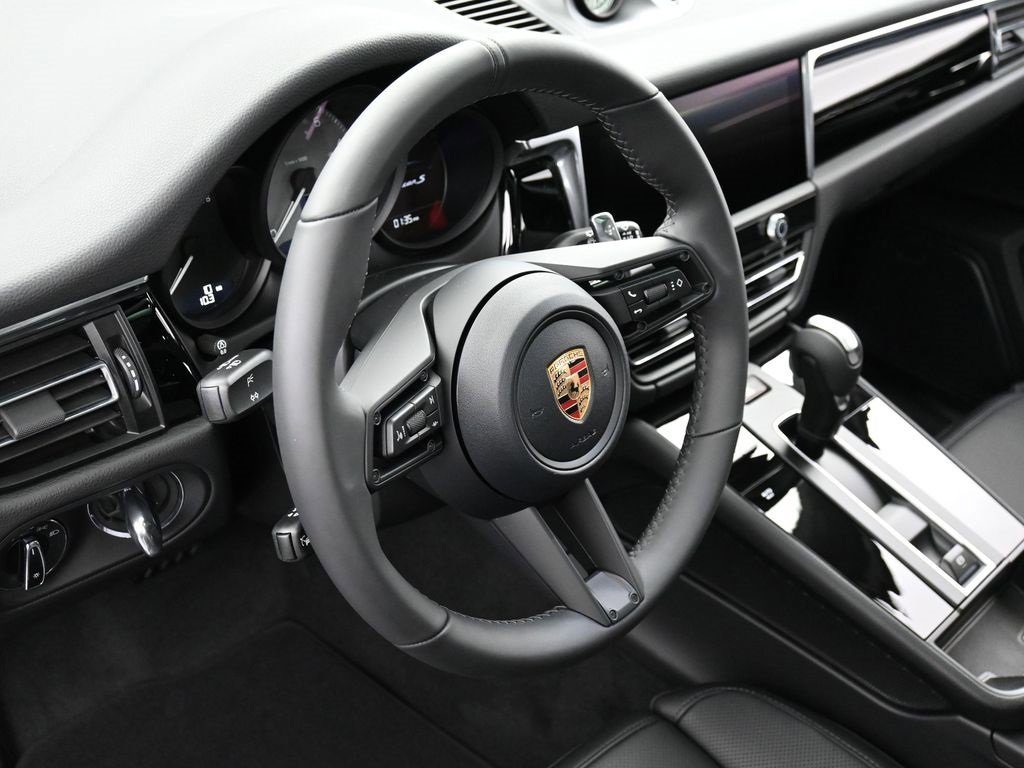 New 2026 Porsche Macan S image 17