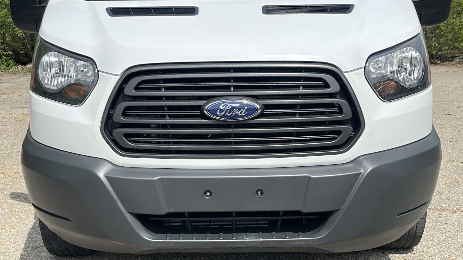 Used 2018 Ford Transit 250 148 Medium Roof RWD image 23