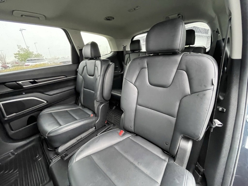 Used 2025 Kia Telluride S image 26