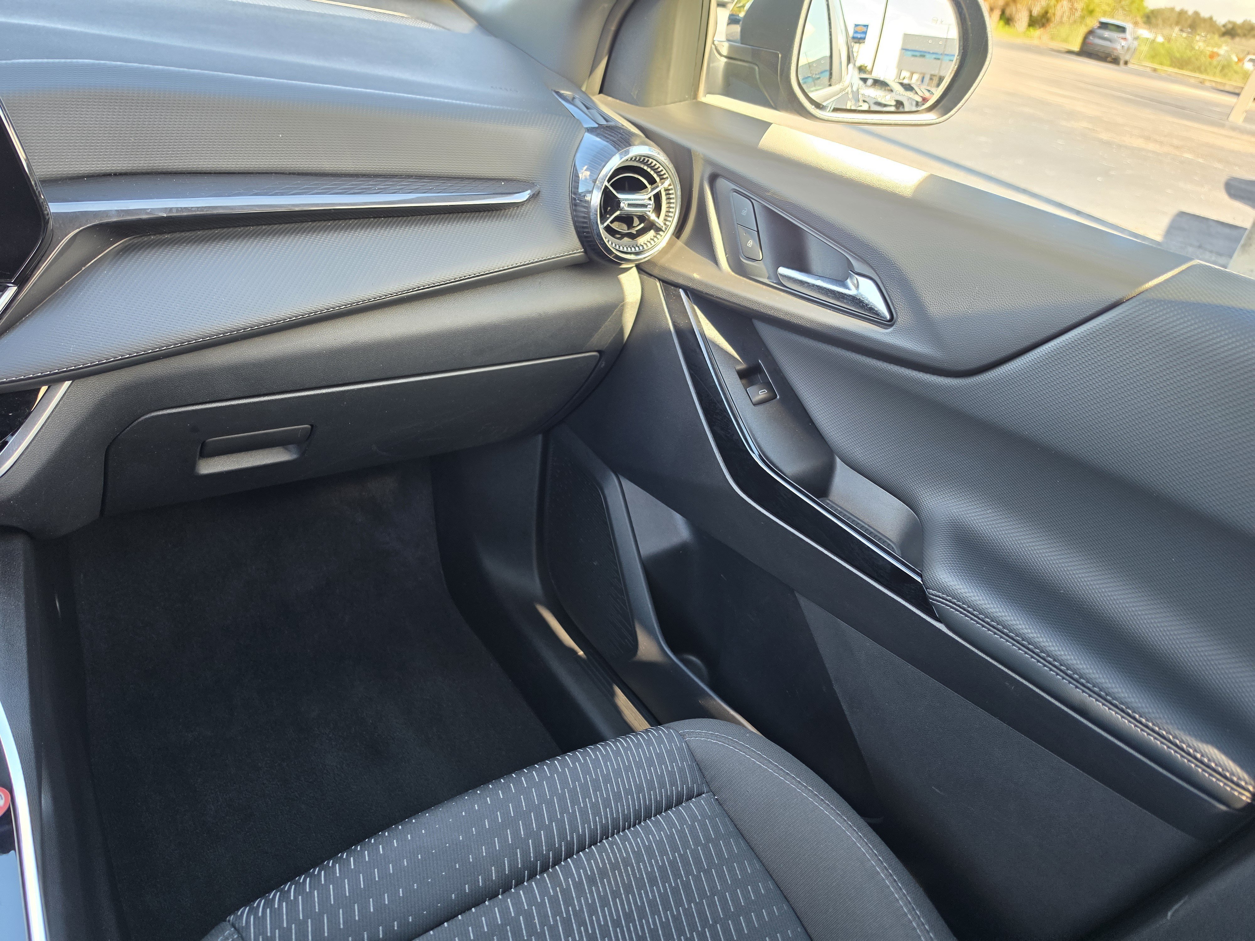 Certified 2026 Chevrolet Equinox LT FWD image 9