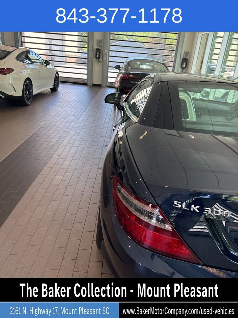 Used 2016 Mercedes-Benz SLK 300 image 4