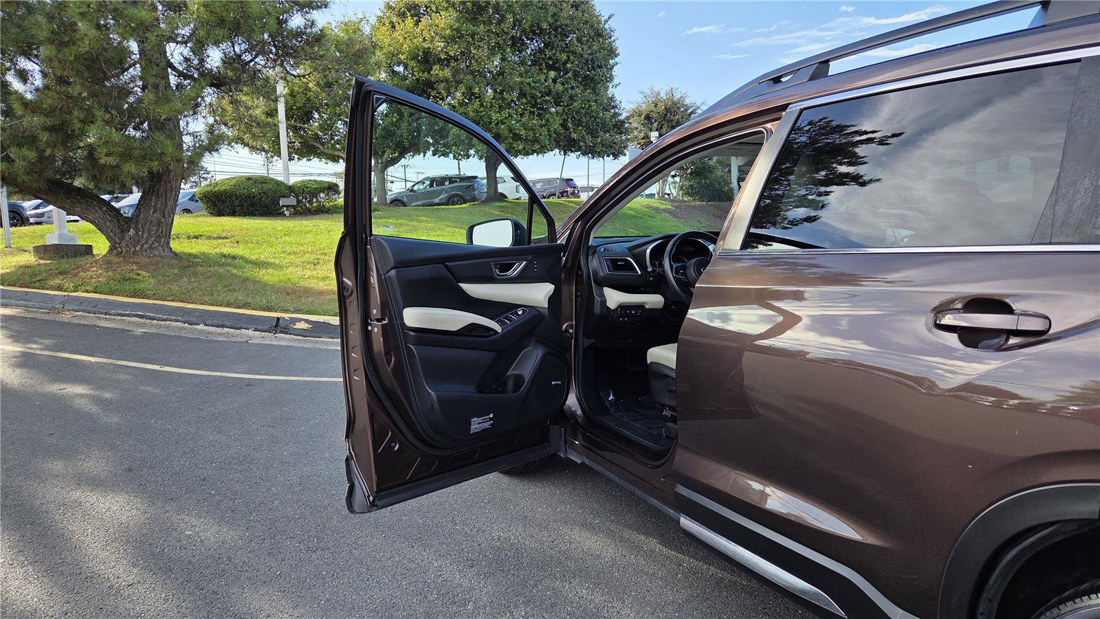 Used 2021 Subaru Ascent Limited w/ Technology Package AWD/4WD image 12