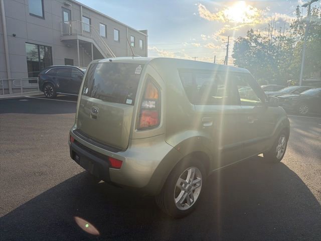 Used 2010 Kia Soul + w/ Audio Pkg image 7