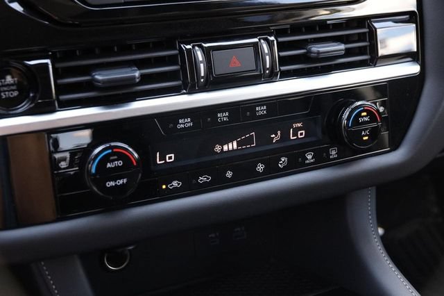 Certified 2025 Nissan Pathfinder SV w/ SV Premium Package FWD image 21