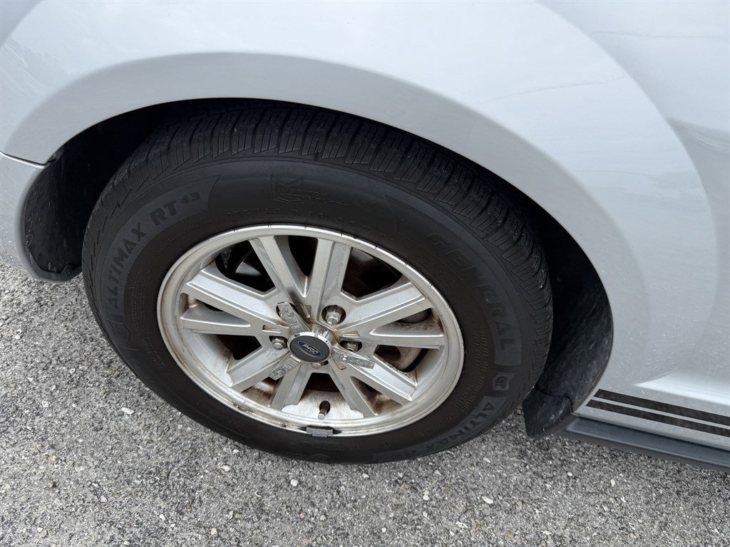 Used 2007 Ford Mustang Premium RWD image 8