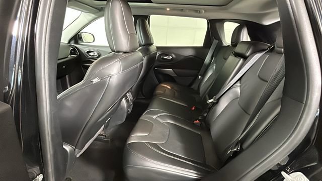 Used 2020 Jeep Cherokee Limited AWD/4WD image 27