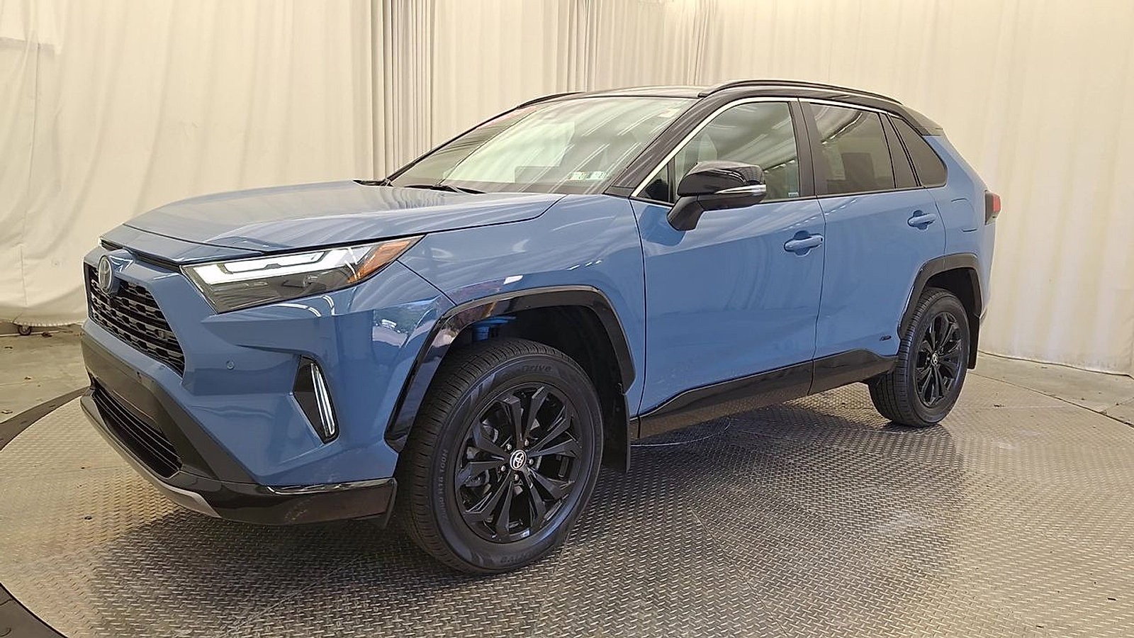 Used 2024 Toyota RAV4 XSE w/ Advanced Technology Package image 7