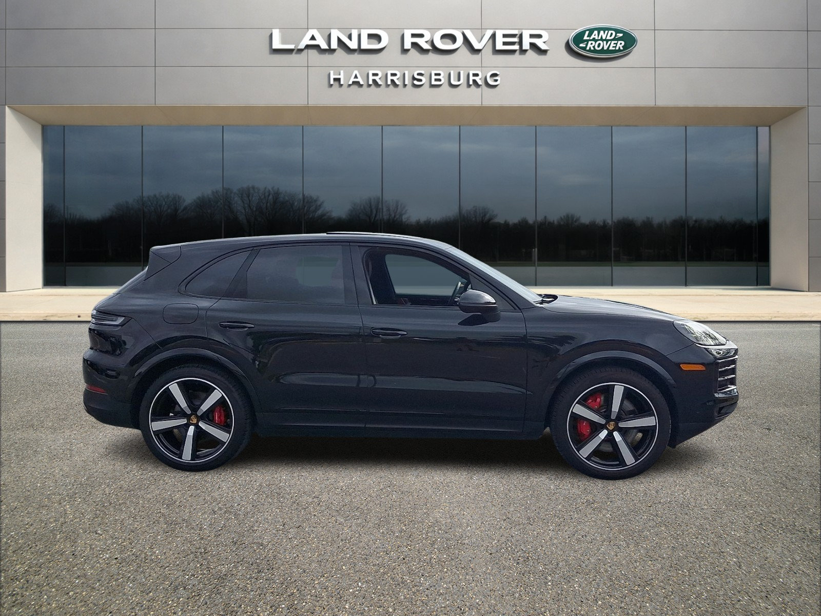 Used 2024 Porsche Cayenne S AWD/4WD image 5