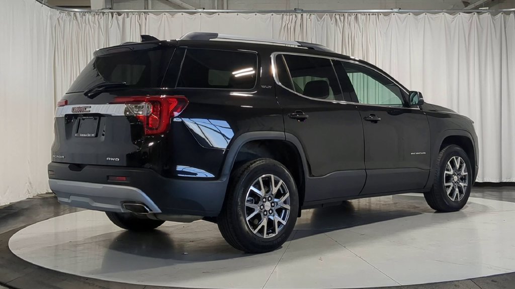 Used 2023 GMC Acadia SLT w/ LPO, Floor Liner Package AWD/4WD image 8