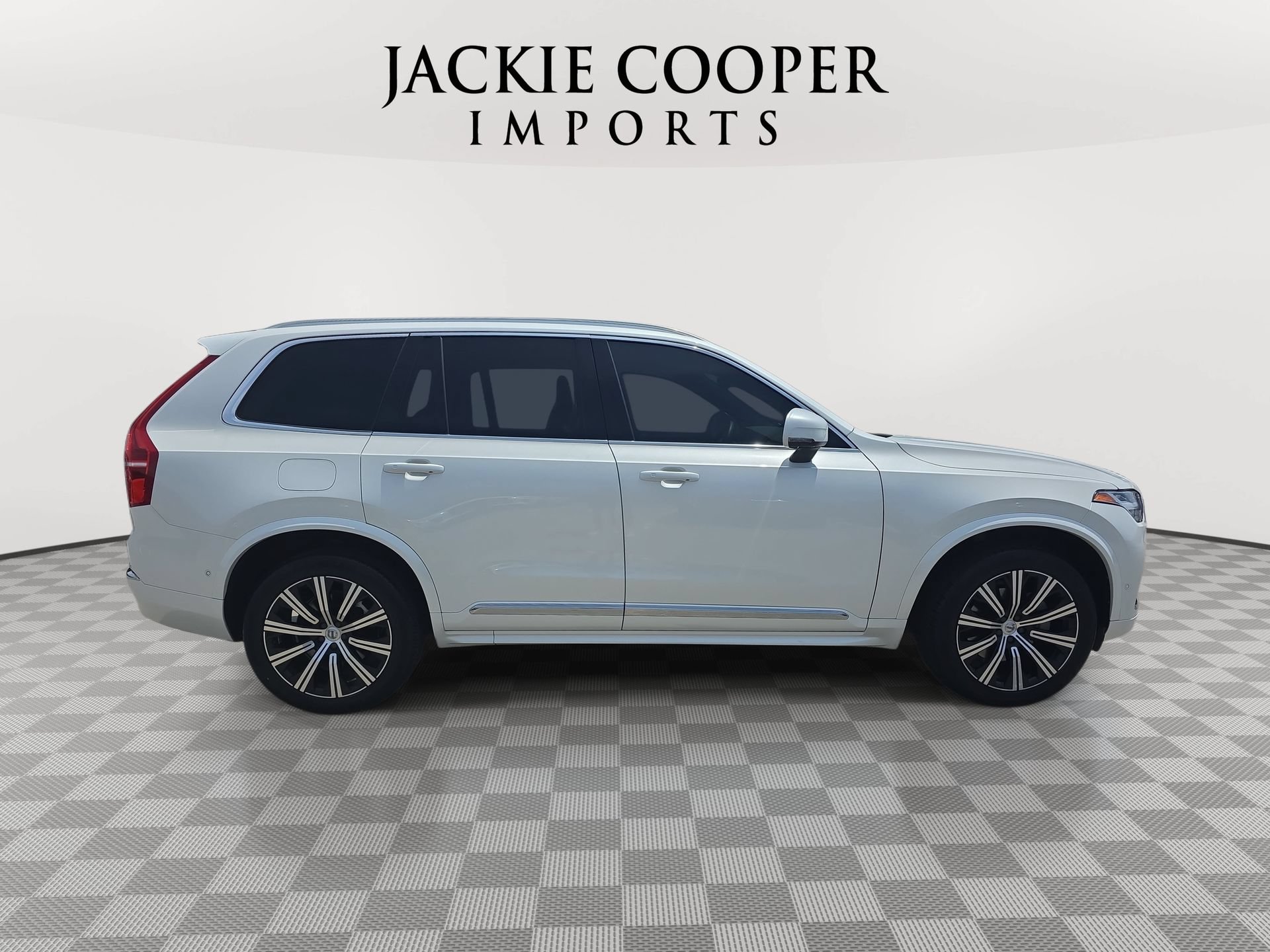 Used 2023 Volvo XC90 B6 Plus w/ Protection Package Premier AWD/4WD image 4
