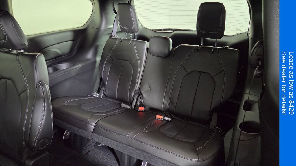 New 2025 Chrysler Pacifica Select w/ Fav Edition Package FWD image 33