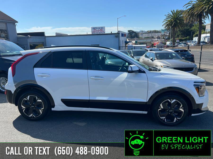 Used 2023 Kia Niro Wave image 4