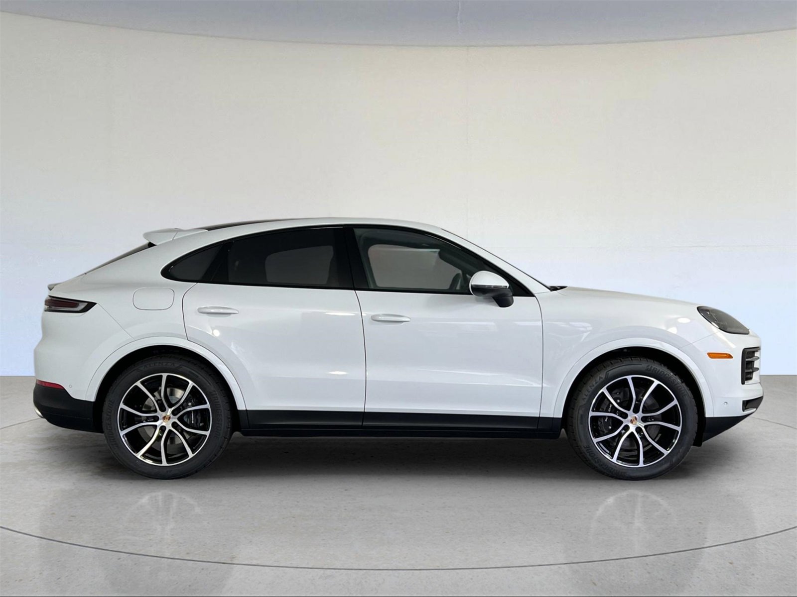 New 2025 Porsche Cayenne Coupe image 9