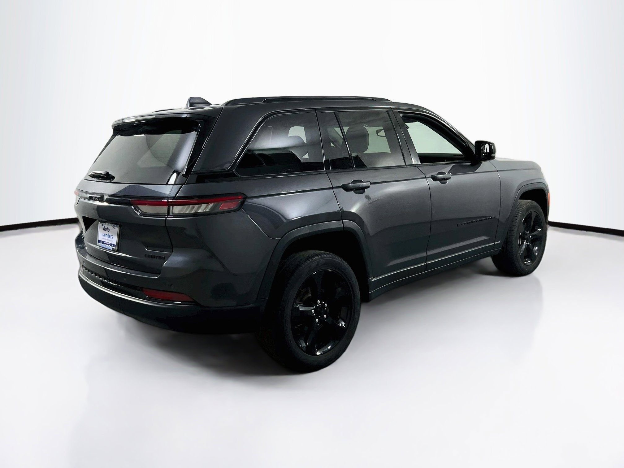 Used 2023 Jeep Grand Cherokee Limited w/ Black Appearance Package AWD/4WD image 5