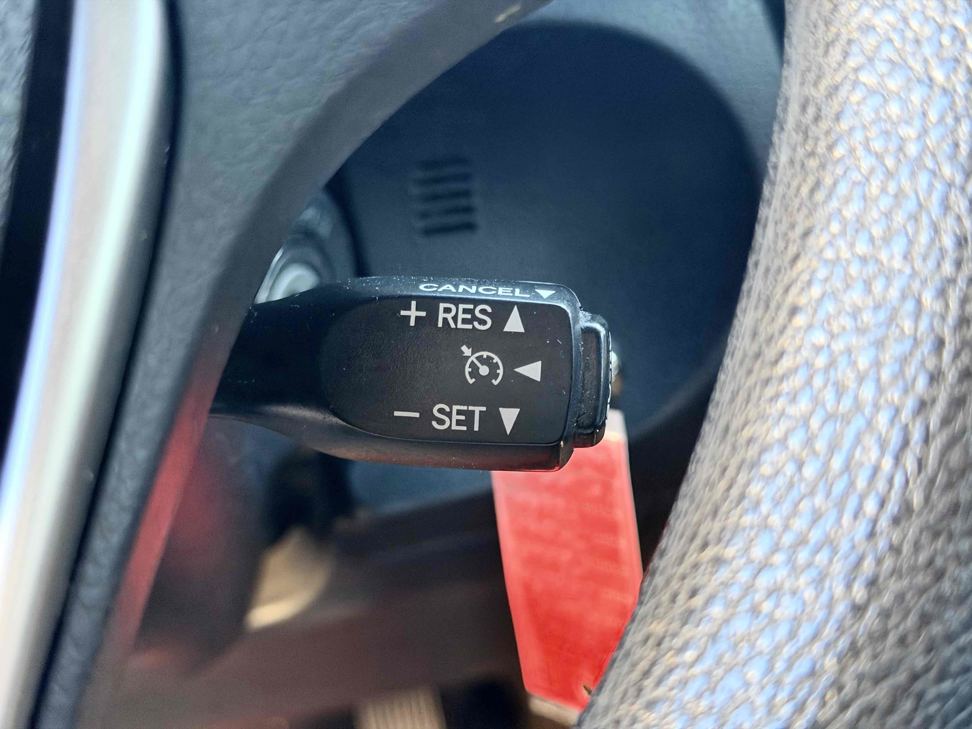 Used 2015 Toyota Corolla LE FWD image 21