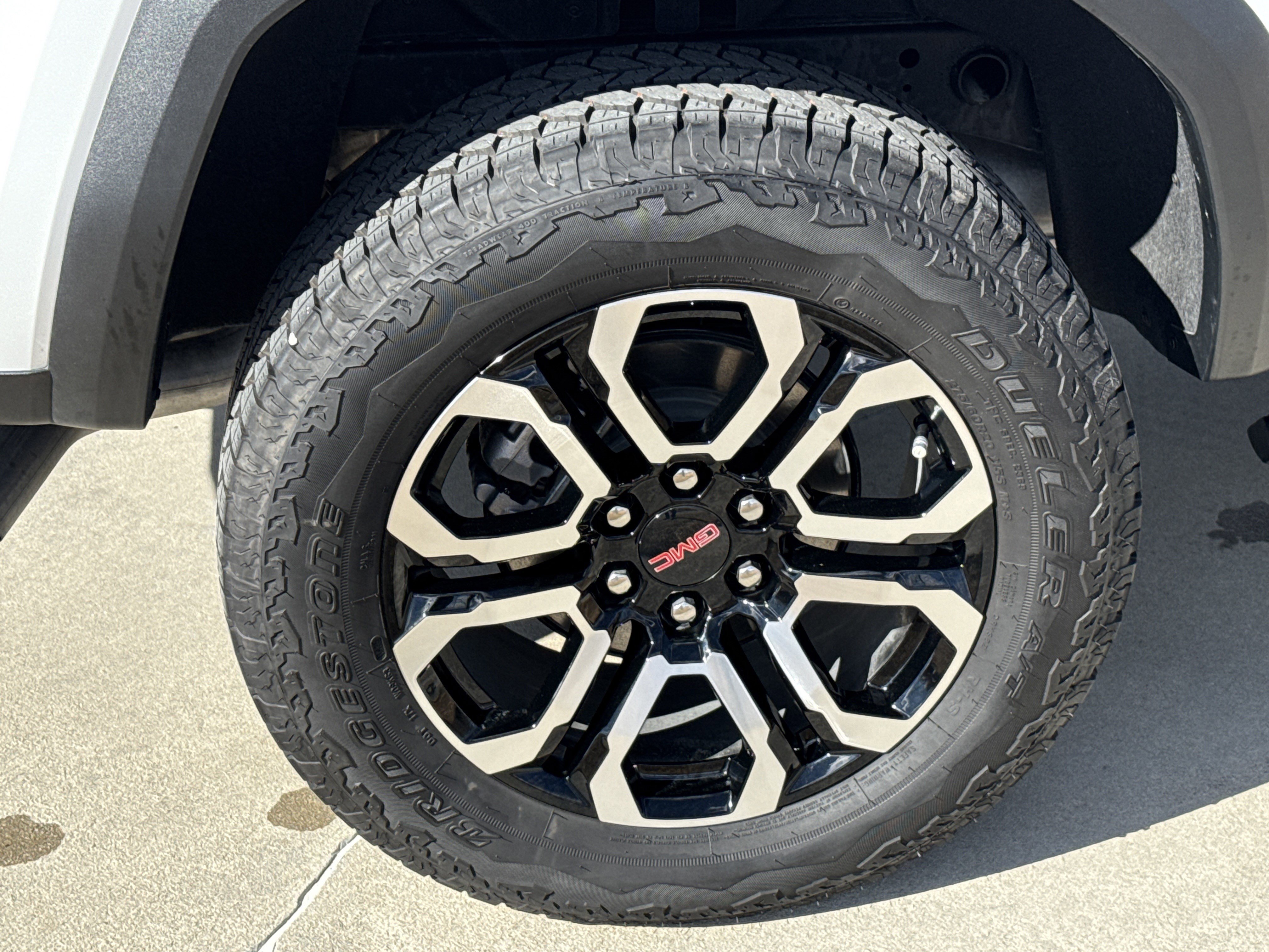 Used 2025 GMC Canyon AT4 w/ Nightfall Edition image 12