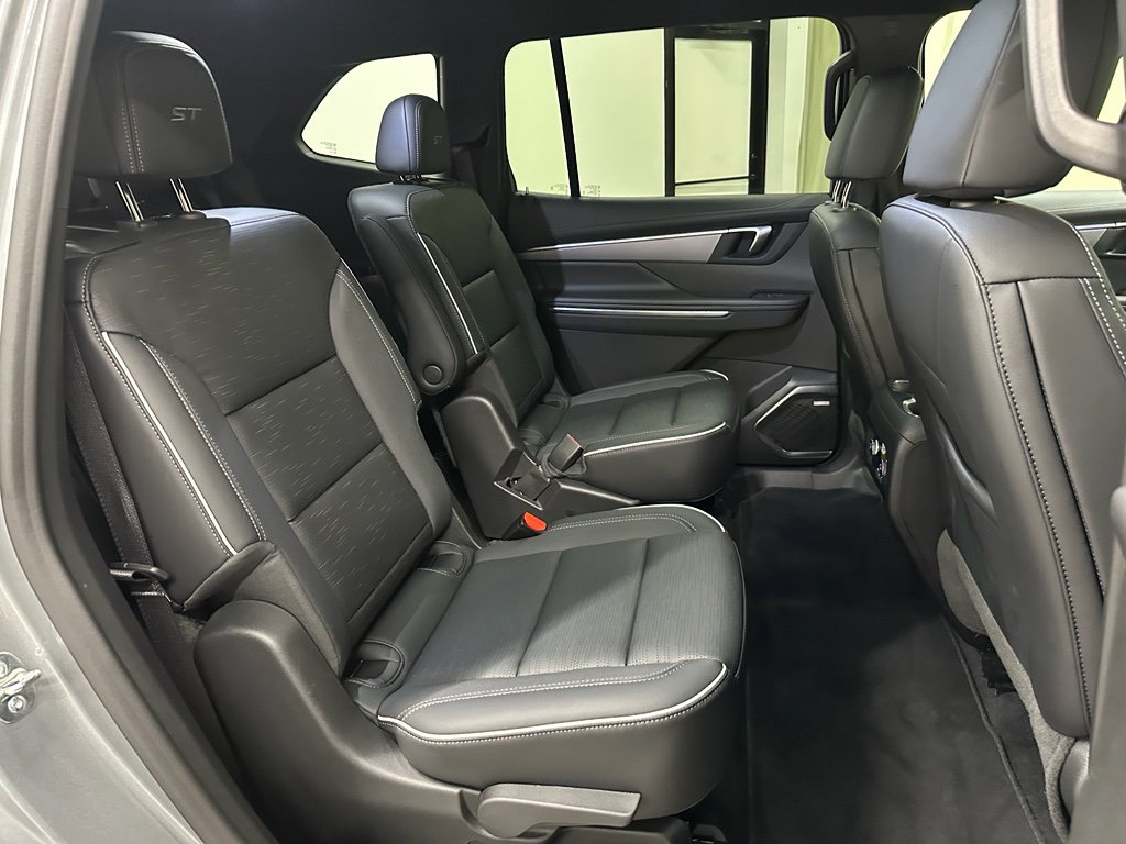 Used 2025 Buick Enclave Sport Touring image 20