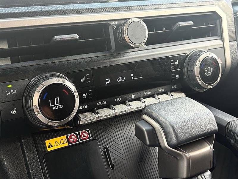 Used 2025 Toyota 4Runner Limited AWD/4WD image 32