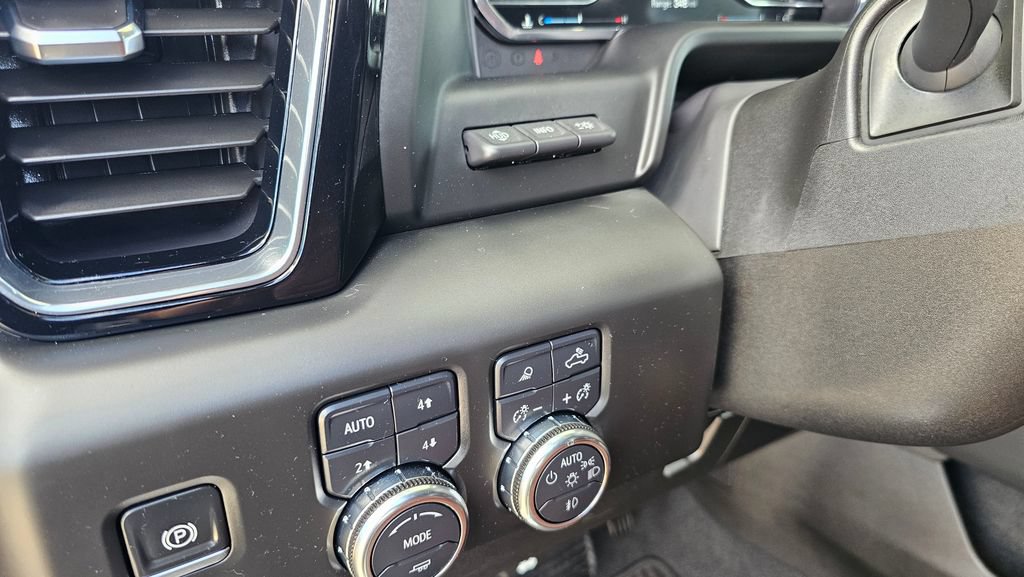 Used 2025 GMC Sierra 2500 Denali Ultimate AWD/4WD image 11