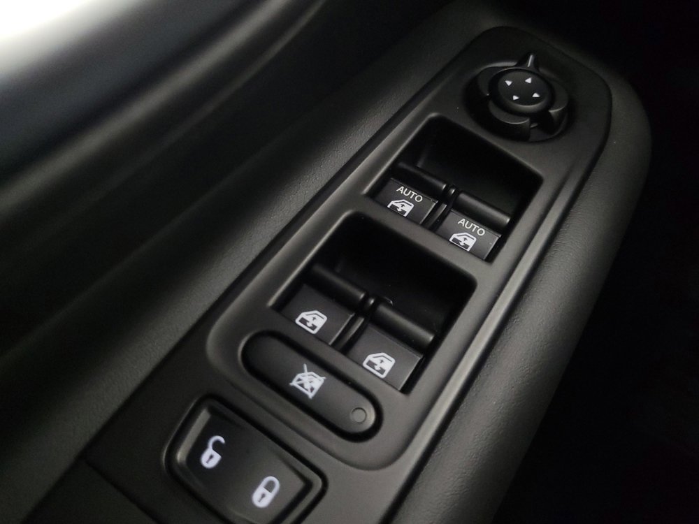Used 2022 Jeep Renegade Latitude w/ Convenience Group AWD/4WD image 27