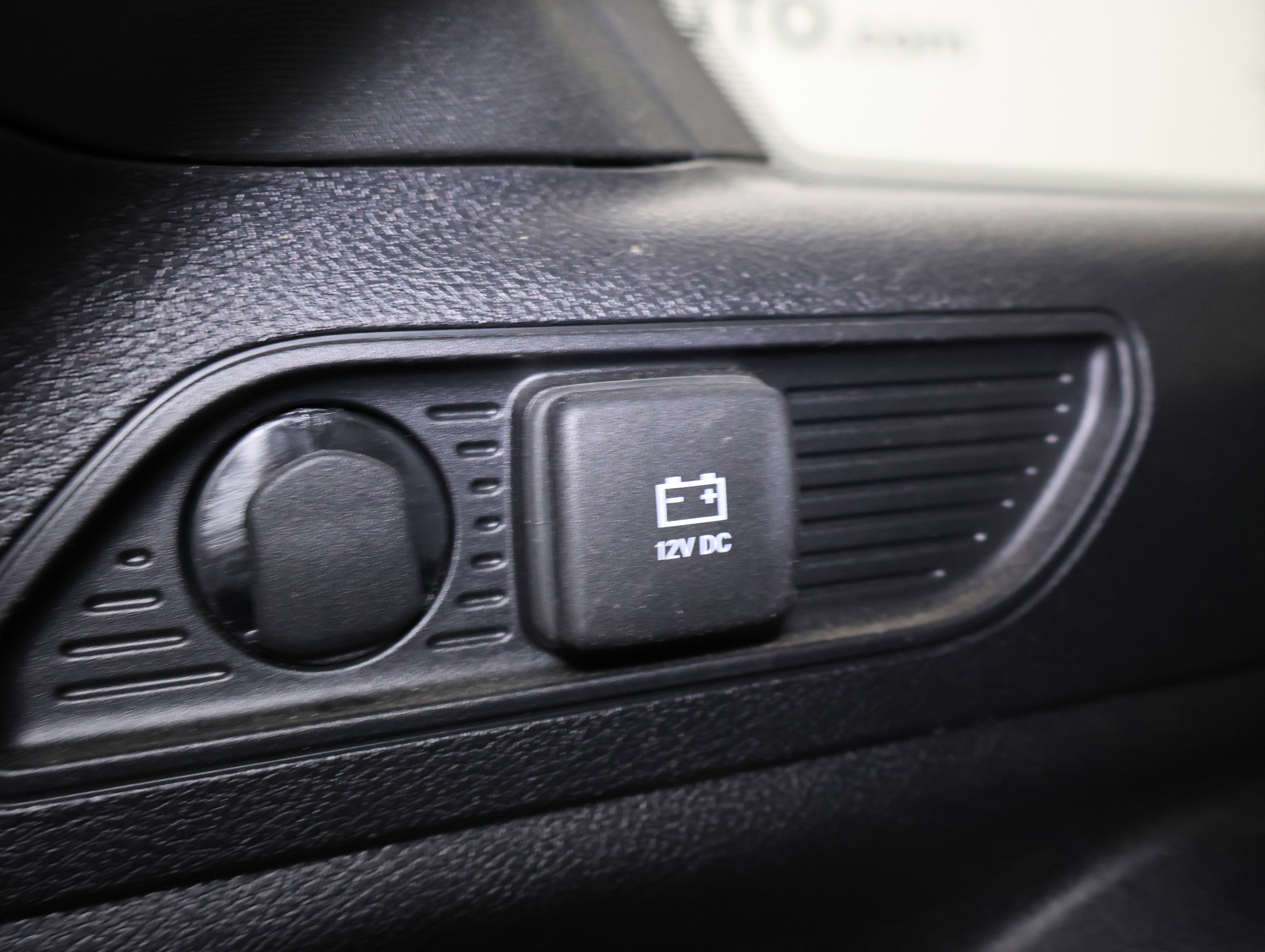 Used 2023 Jeep Grand Cherokee Limited image 29