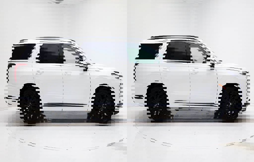 Used 2025 Hyundai Palisade Calligraphy image 3