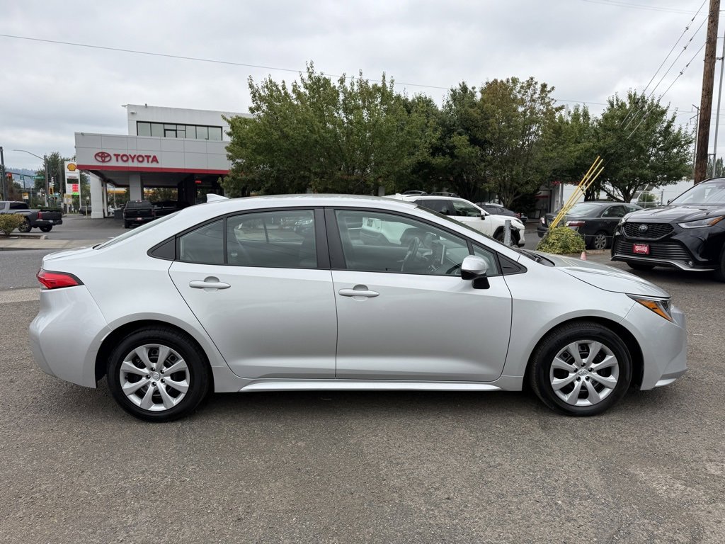 Used 2021 Toyota Corolla LE image 18