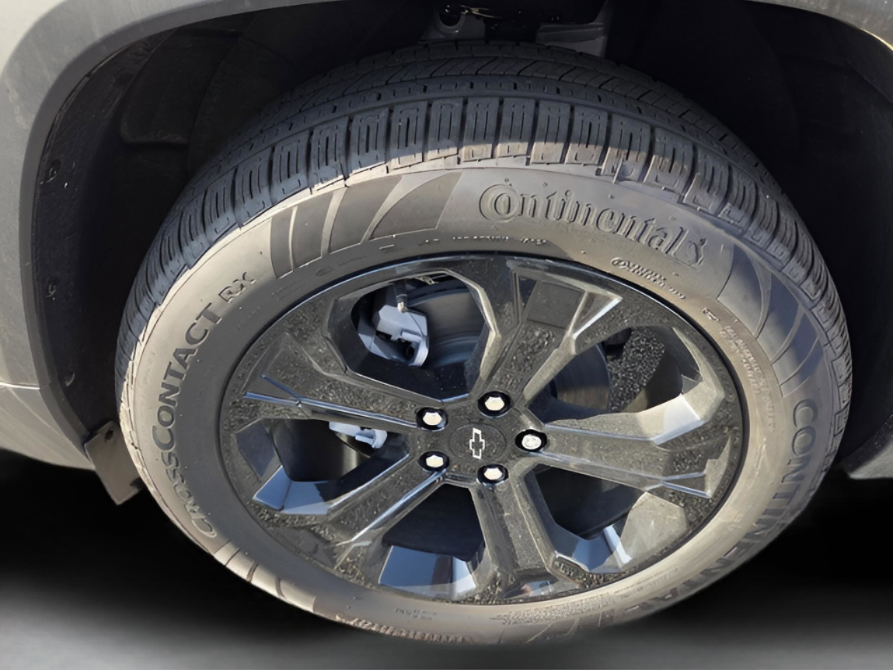 New 2026 Chevrolet Equinox LT w/ Convenience Package II FWD image 9
