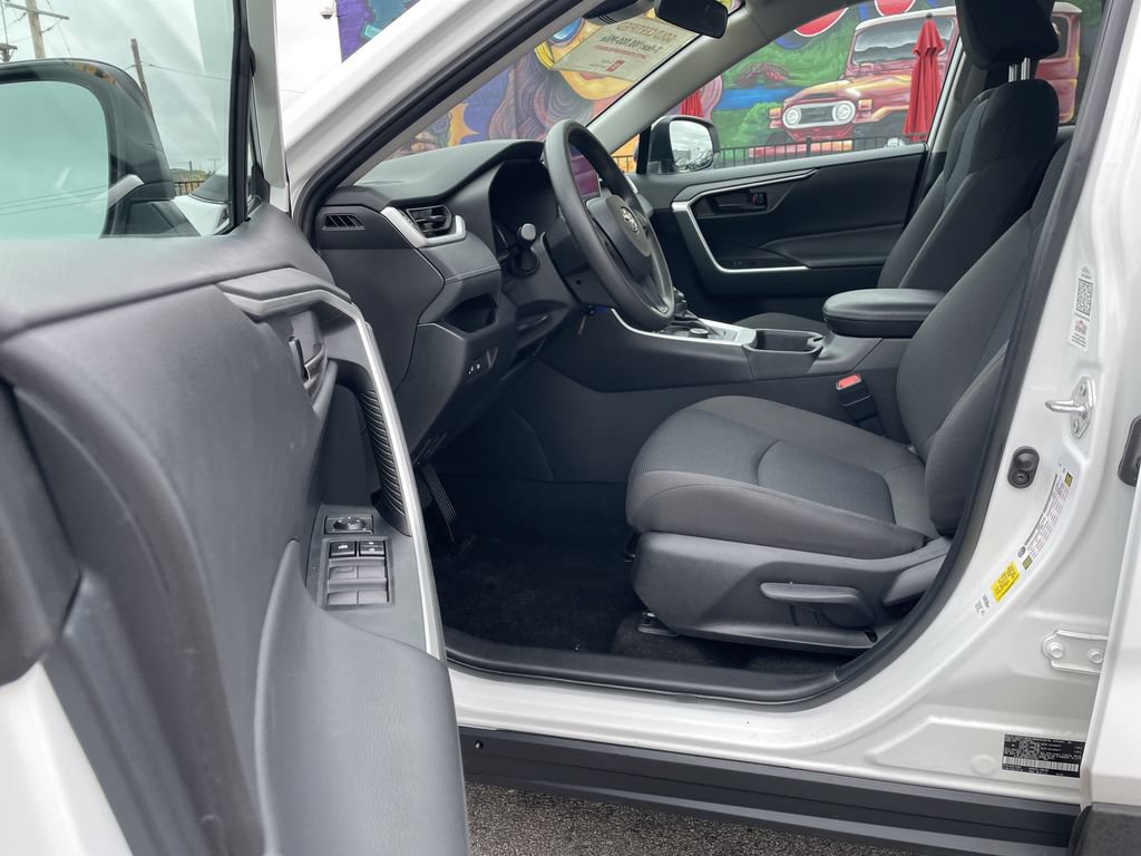 Used 2024 Toyota RAV4 LE AWD/4WD image 14
