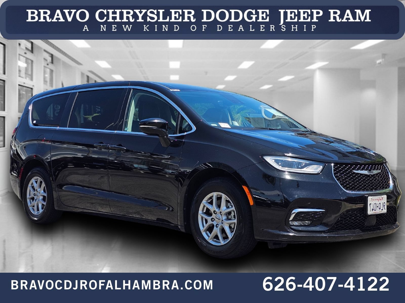 Used 2024 Chrysler Pacifica Touring-L
