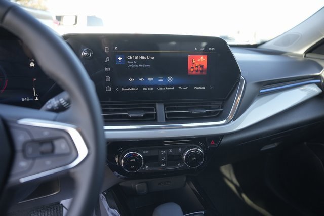 Used 2025 Chevrolet Trax LT w/ Driver Confidence Package image 26