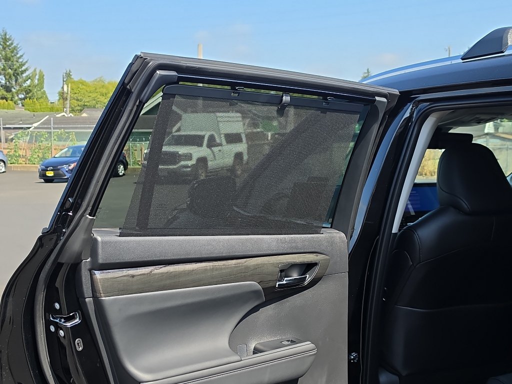 New 2026 Toyota Highlander Limited AWD/4WD image 19