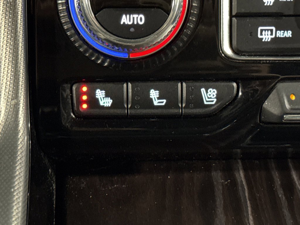 Used 2021 GMC Yukon Denali w/ Denali Premium Package image 27