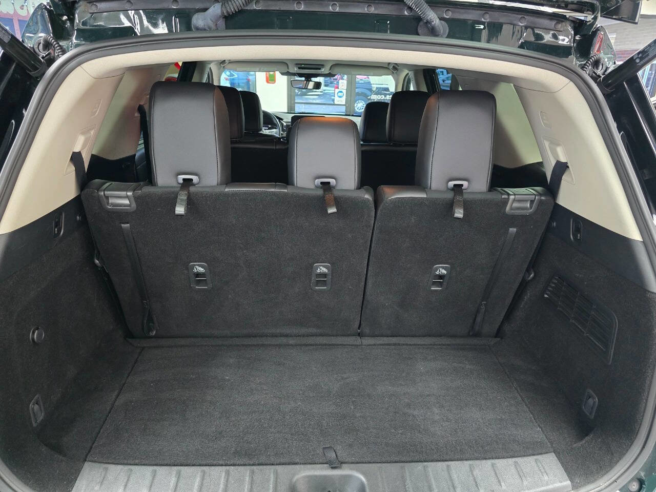 Used 2023 Nissan Pathfinder SL AWD/4WD image 33