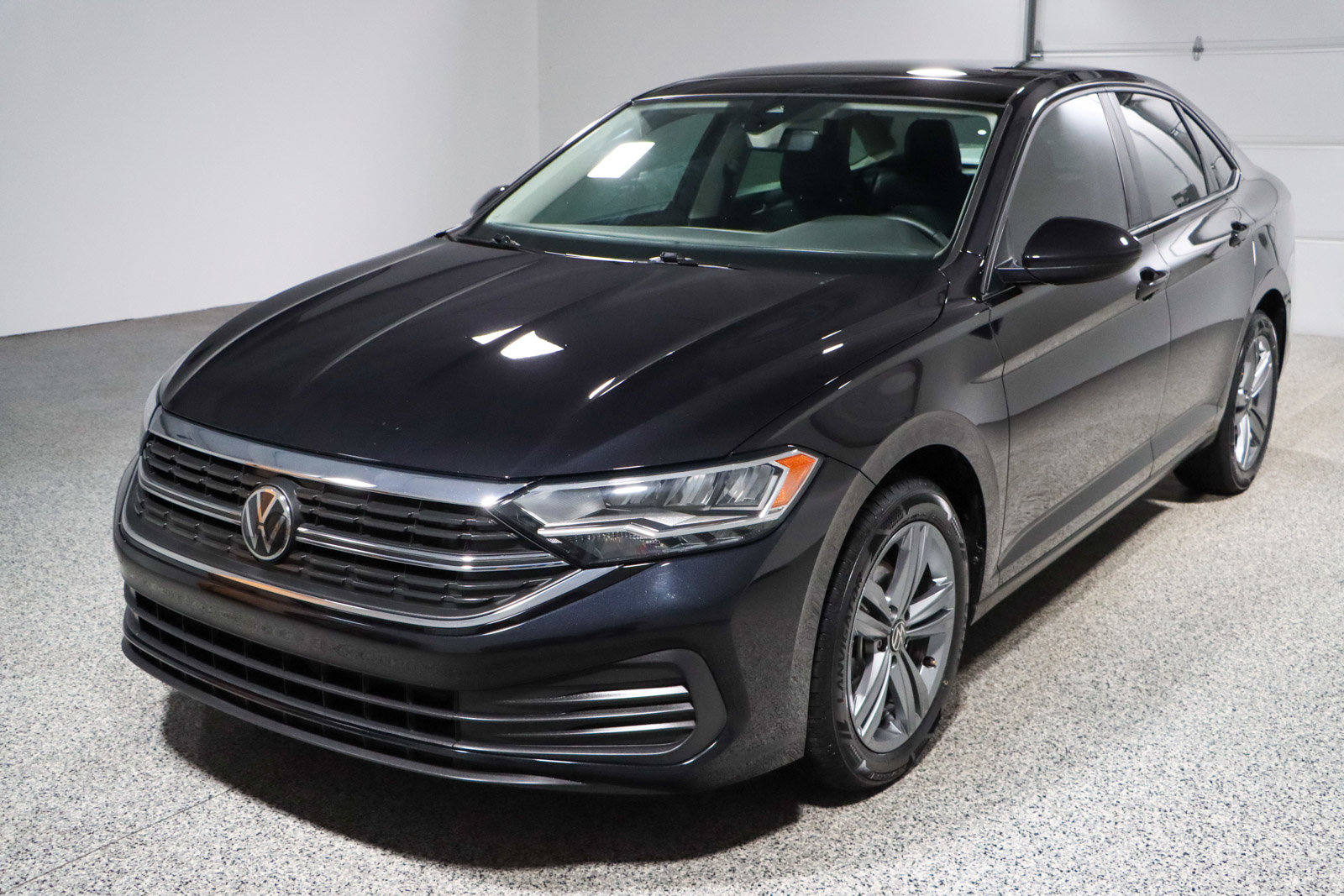 Used 2024 Volkswagen Jetta SE image 30