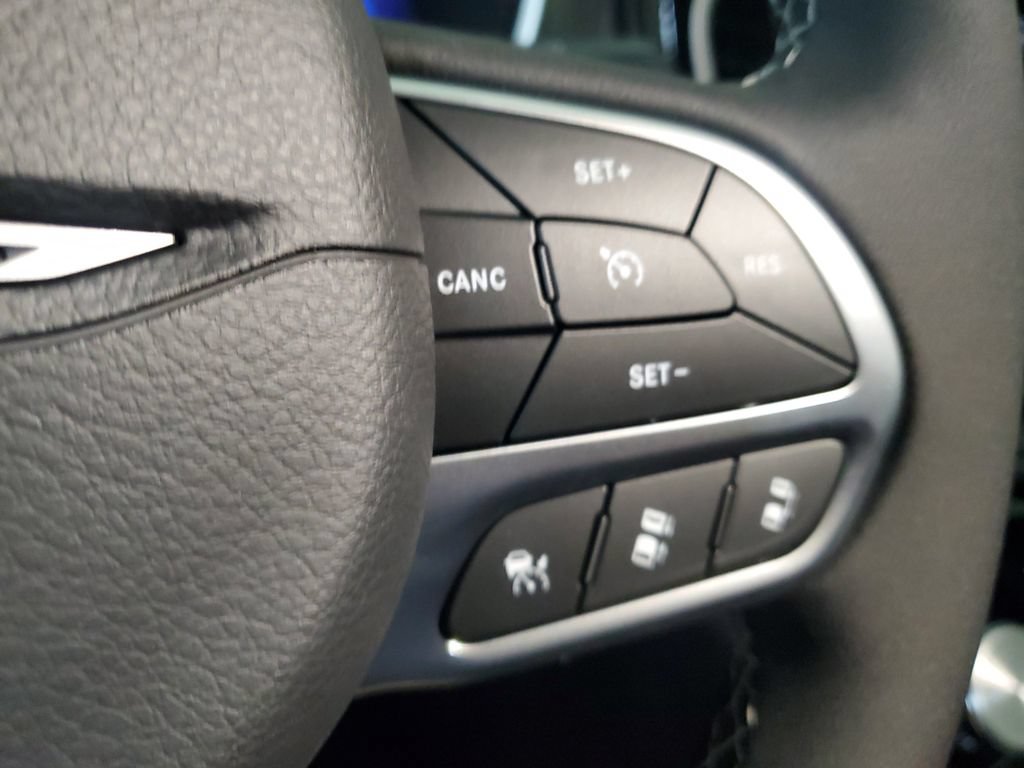 New 2027 Chrysler Pacifica Select FWD image 13