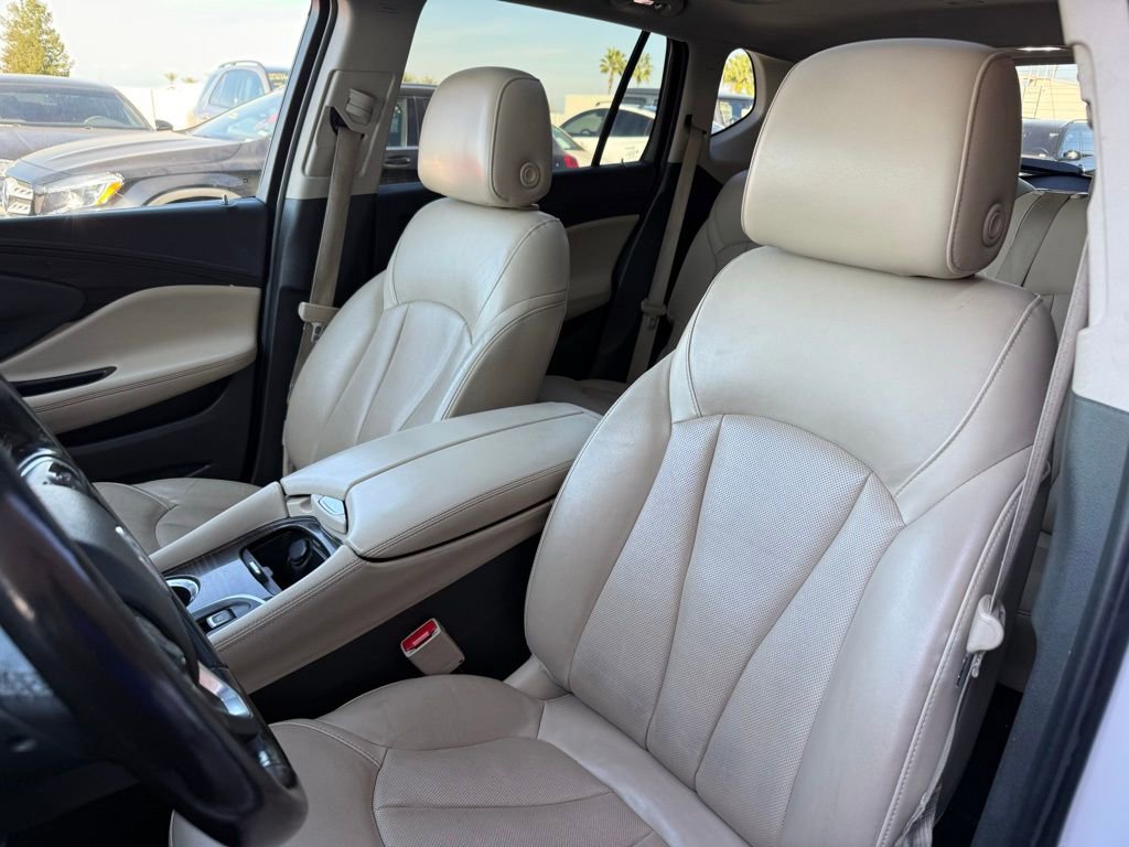 Used 2019 Buick Envision Essence image 12