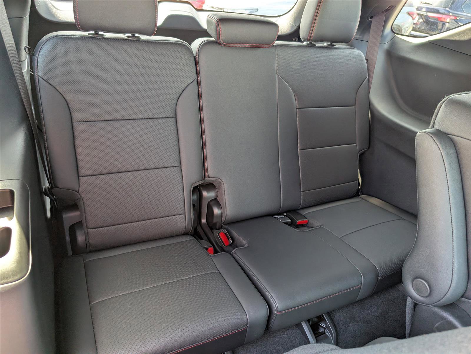 Used 2025 Chevrolet Traverse Z71 w/ LPO, Floor Liner Package AWD/4WD image 14