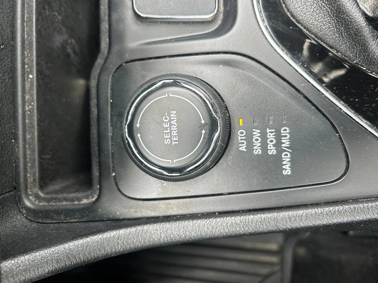 Used 2019 Jeep Cherokee Limited AWD/4WD image 26