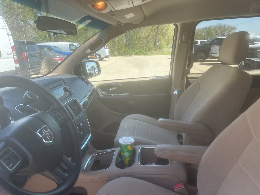 Used 2014 Dodge Grand Caravan SXT image 16