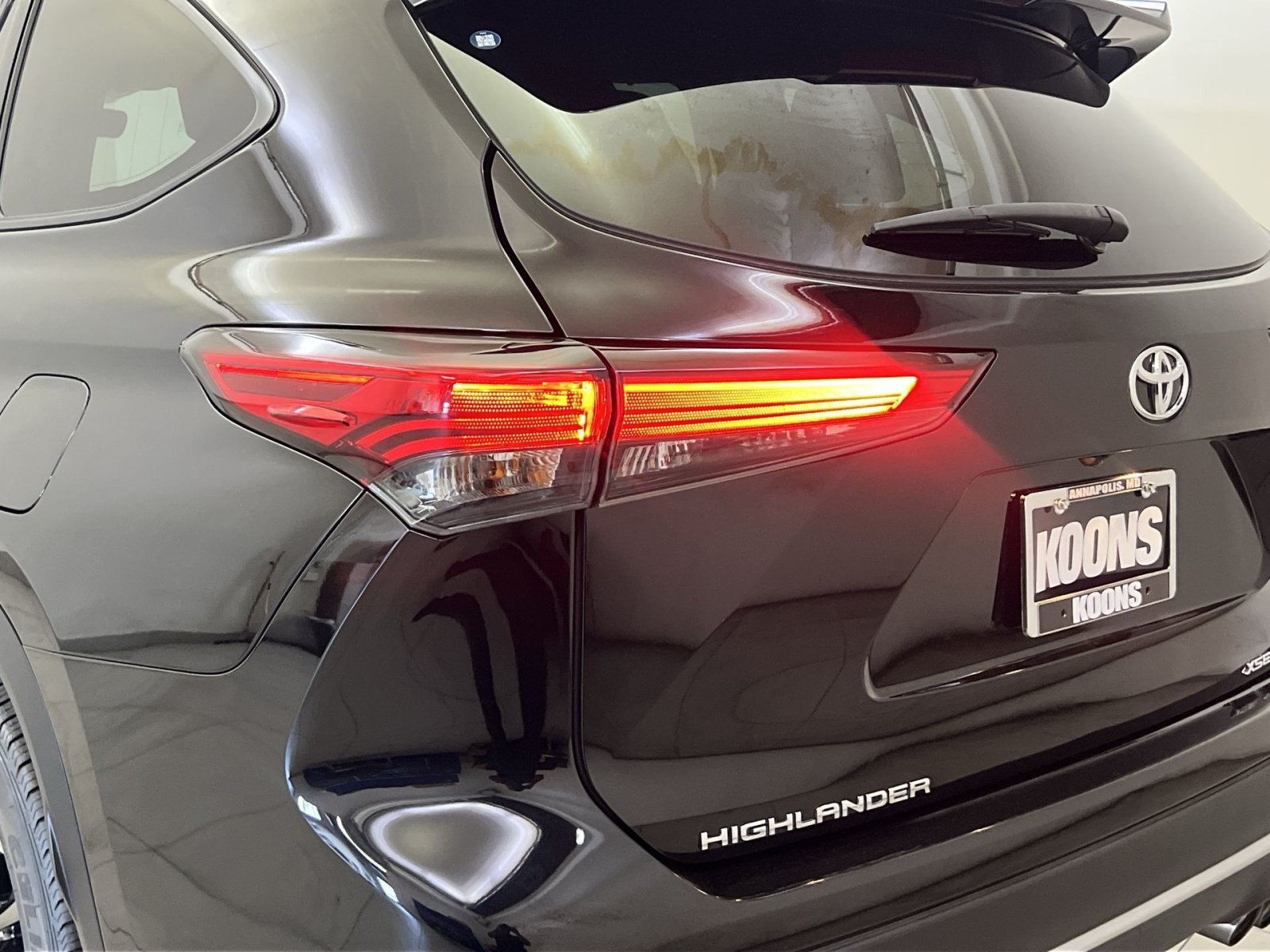 Used 2022 Toyota Highlander XSE AWD/4WD image 31