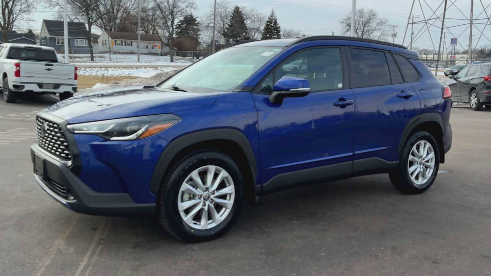 Used 2023 Toyota Corolla Cross LE image 6